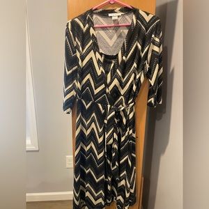 Black and Off-White Chevron Print Wrap Dress size L